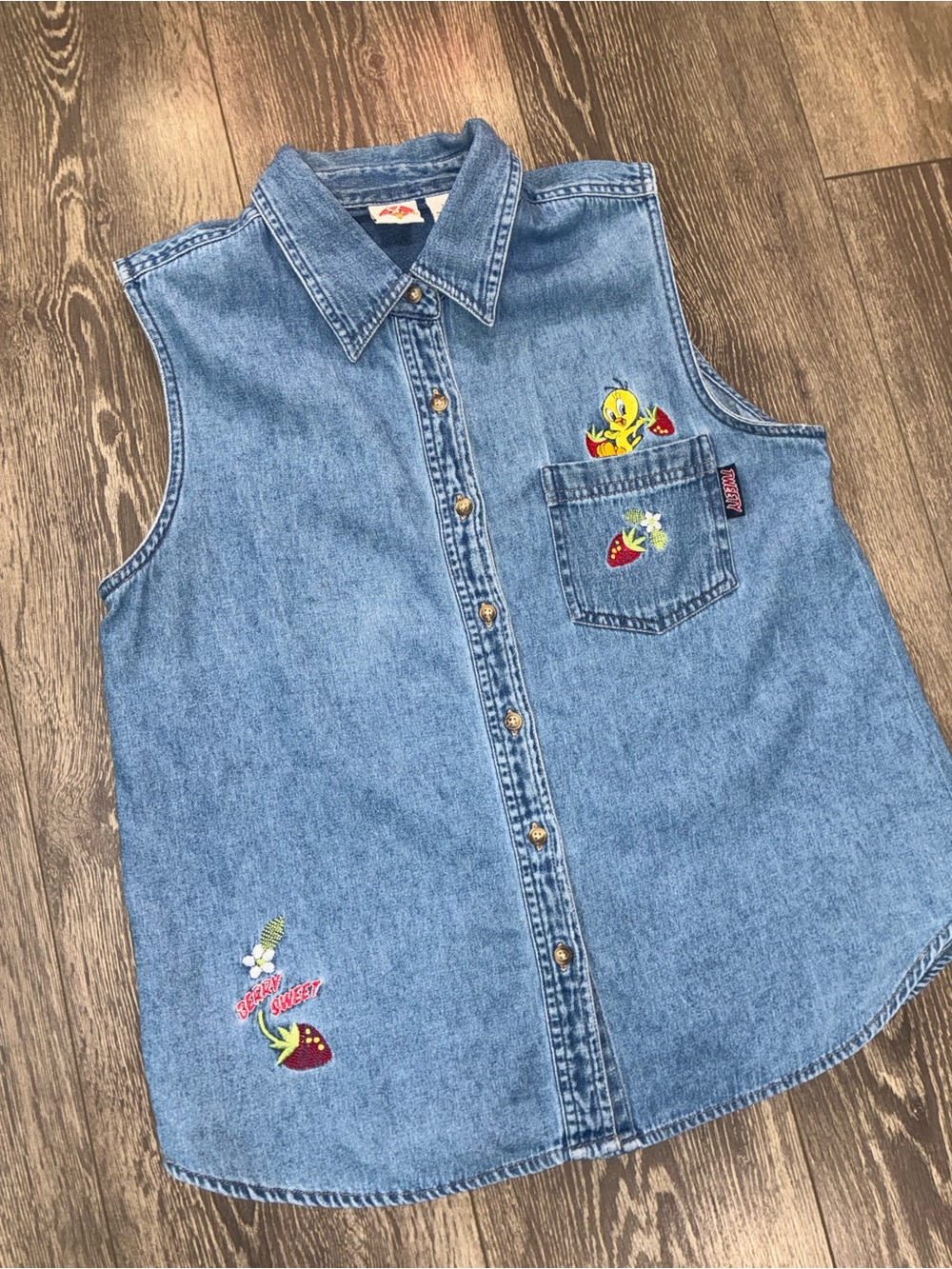 Vintage Tweety Bird 90s Looney Tunes Denim Sleeveless Button-Up Shirt Vest Y2K